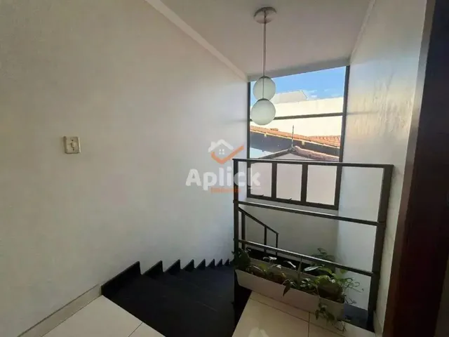 Imagem 2: Casa Á Venda em Morada de Laranjeiras-3 Quartos-Suíte 3 Vagas