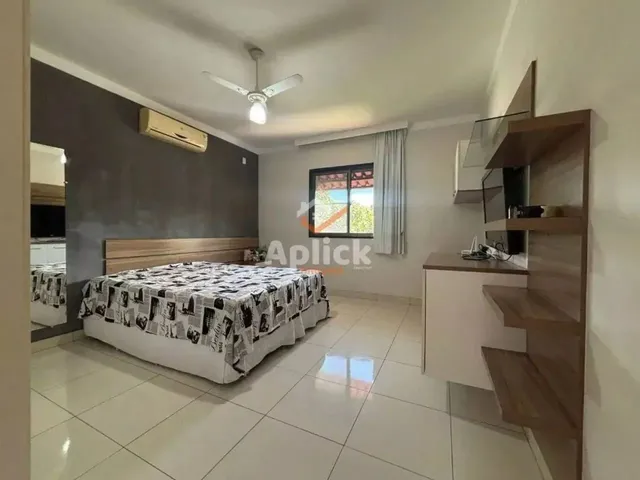 Imagem 6: Casa Á Venda em Morada de Laranjeiras-3 Quartos-Suíte 3 Vagas