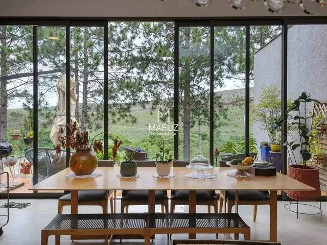 Imagem: Casa Linear de Alto Padrão com 4 Quartos