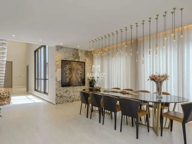 Imagem: Com 603 M² de Área Construída em Um Terreno