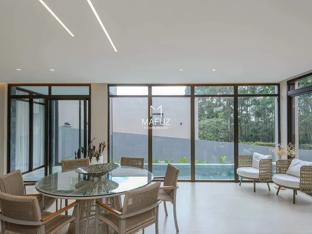 Imagem 13: Com 603 M² de Área Construída em Um Terreno de 904 M² - Casa com 4 Quartos e 3 Suites