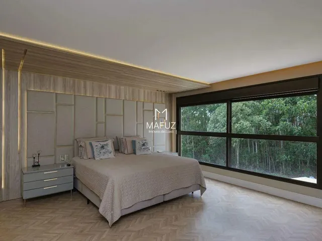 Imagem 4: Com 603 M² de Área Construída em Um Terreno de 904 M² - Casa com 4 Quartos e 3 Suites