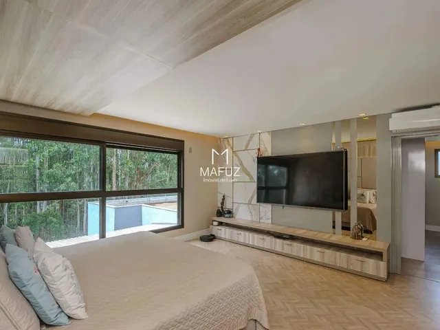 Imagem 14: Com 603 M² de Área Construída em Um Terreno de 904 M² - Casa com 4 Quartos e 3 Suites