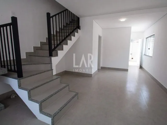 Imagem: Casa Geminada À Venda, 3 Quartos, 2 Suítes