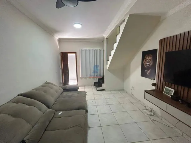 Imagem: Casa Geminada À Venda, 2 Quartos, 1 Vaga