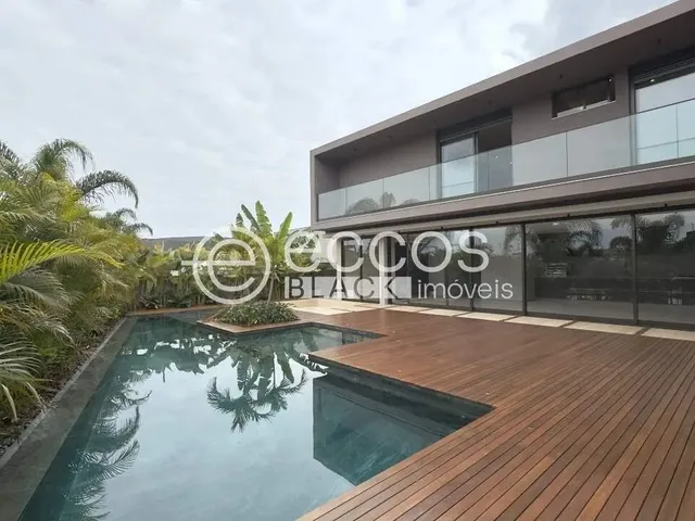 Imagem: Casa em Condomínio À Venda, 4 Quartos