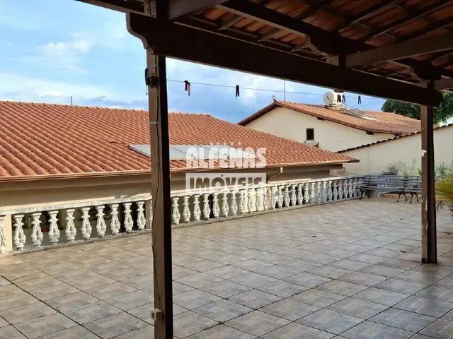 Imagem: Casa À Venda 3 Quartos no Bairro Industrial