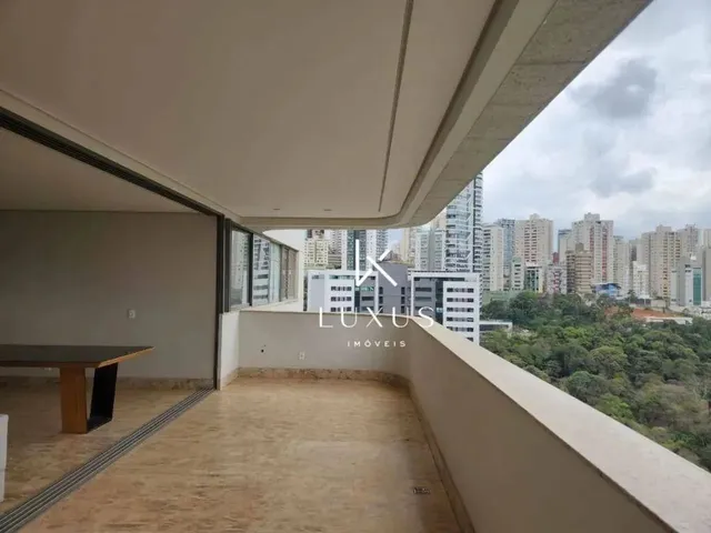 Imagem: Apartamento com 4 Dormitórios, 180 M²