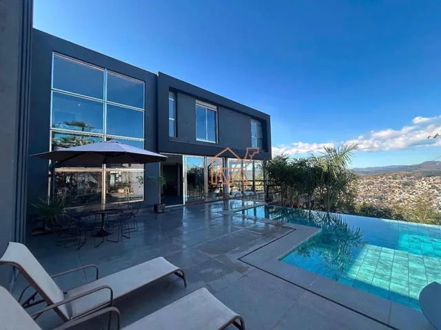 Imagem: Casa com 4 Quartos À Venda, 426 M² por