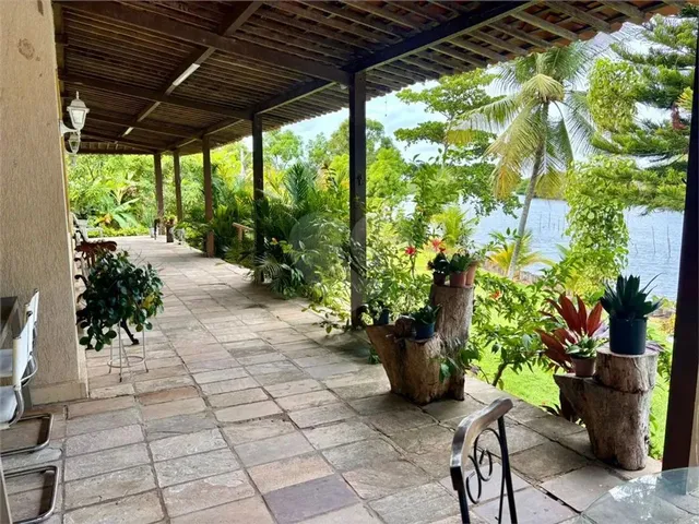 Imagem: Casa com 4 Quartos À Venda em Polo Cloroquimico