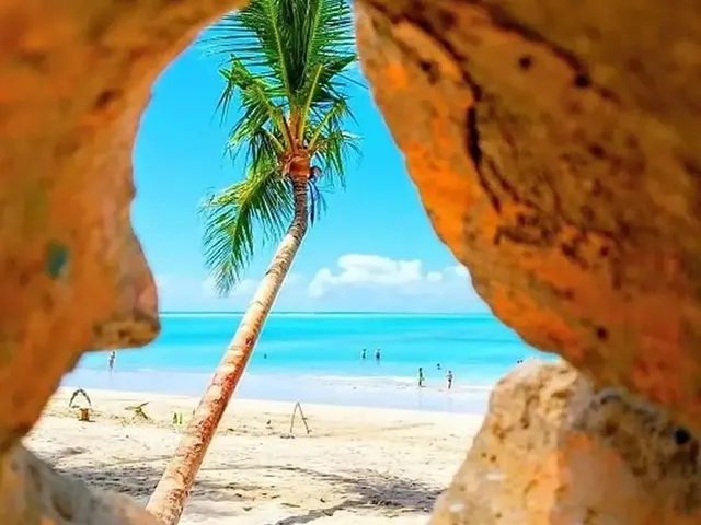 Imagem 4: Beira Mar na Praia de Antunes, Studio com 32M², Trecho de Mar Excelente. Área de Lazer