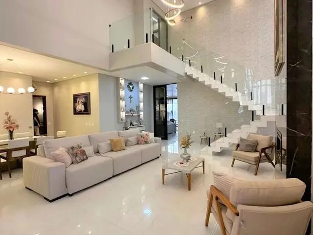 Imagem: A casa em condomínio possui 4 Dormitórios, 4 Suítes, 5