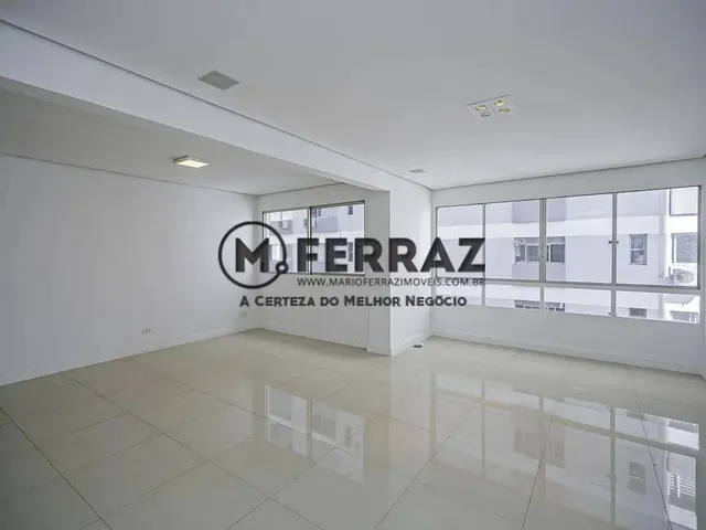 Imagem: O apartamento possui 2 Dormitórios, 1 Suíte, 2 Banheiros,