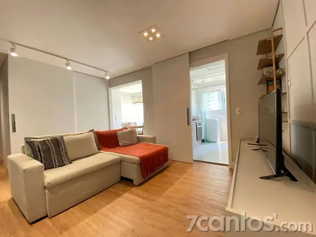 Imagem: O apartamento possui 2 Dormitórios, 1 Suíte, 2 Banheiros,