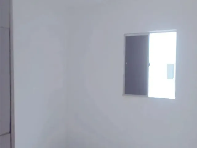 Imagem: O apartamento possui 2 Dormitórios, 1 Banheiro e está