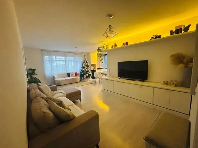 Imagem: Imóvel para Aluguel Possui 165 M com 4