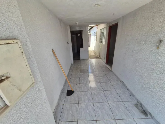 Imagem: A casa possui 2 Dormitórios, 2 Banheiros, 1 Vaga na