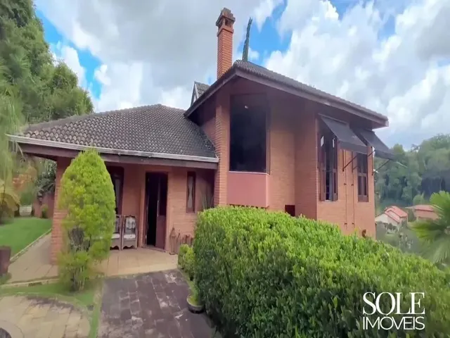 Imagem: Casa de Alto Padrão de Frente para o Lago