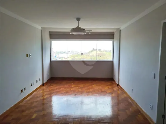Imagem 2: Apartamento com 3 Quartos À Venda em Centro - Es