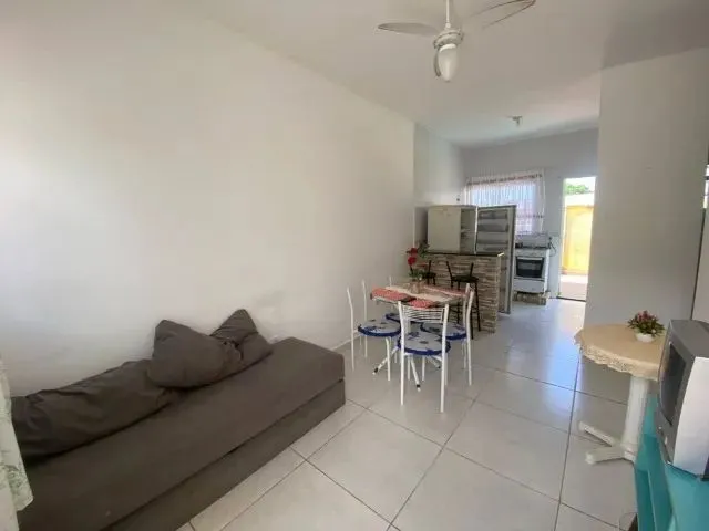 Imagem 2: Vendo Casa com Piscina em Maria Ortz