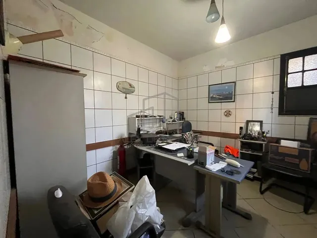 Imagem 3: Marivilhosa Casa no Centro de Vitória, com 460M2, 4 Quartos, Vaga de Garagem, Porão