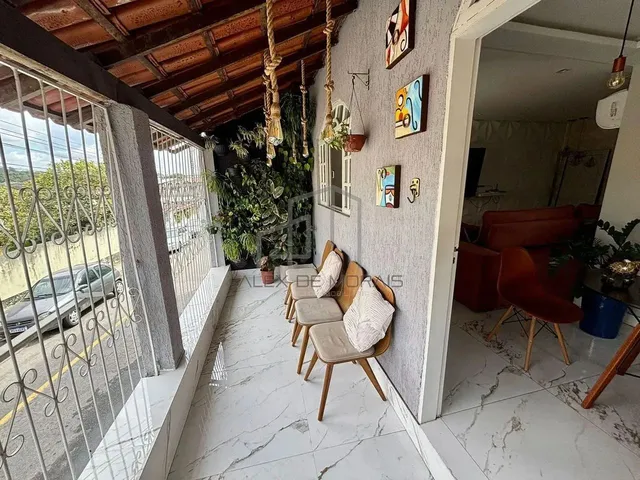 Imagem: Grande Oportunidade! Casa de 2 Pavimentos