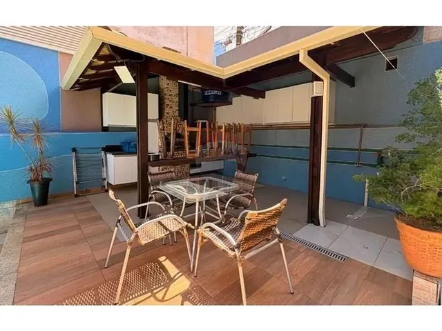 Imagem 3: Casa À Venda em Vitória com 3 Quartos, Piscina Aquecida e Área Gourmet Com