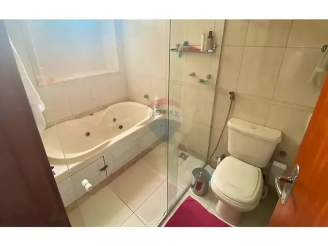 Imagem 2: Casa À Venda em Vitória com 3 Quartos, Piscina Aquecida e Área Gourmet Com