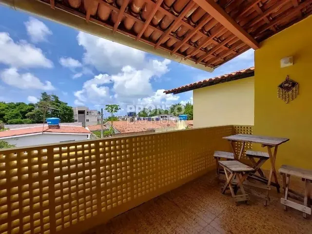 Imagem: A casa possui 4 Dormitórios, 1 Banheiro, 3 Vagas na