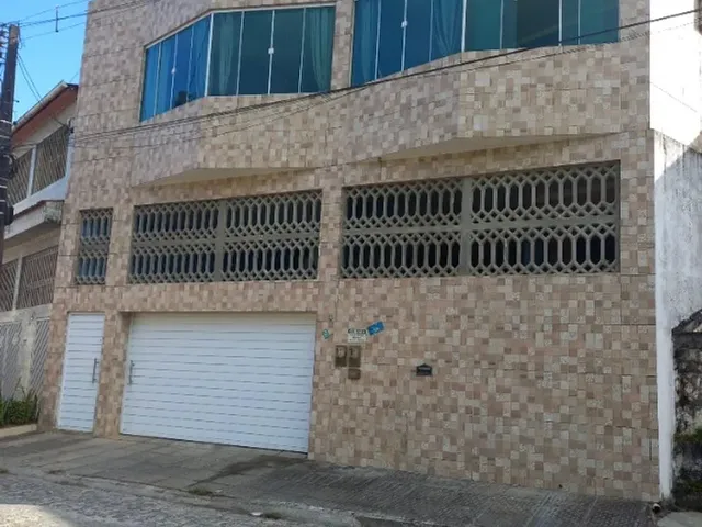 Imagem: Dúplex com 2 Casas e 1 Consultório. Todos