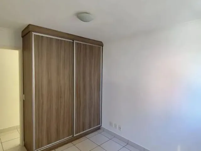 Imagem 11: Apartamento 02 Quartos, Sendo Uma Suite. com Armários em Todo os Ambientes e 01 Vaga De