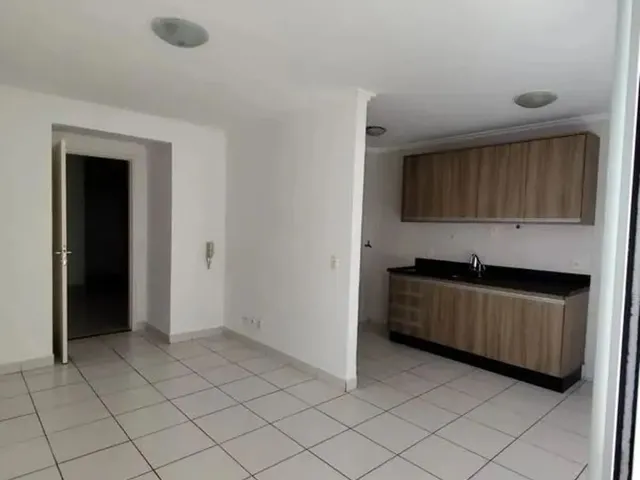 Imagem 7: Apartamento 02 Quartos, Sendo Uma Suite. com Armários em Todo os Ambientes e 01 Vaga De