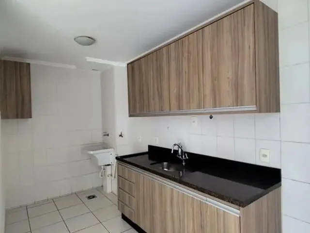 Imagem 9: Apartamento 02 Quartos, Sendo Uma Suite. com Armários em Todo os Ambientes e 01 Vaga De