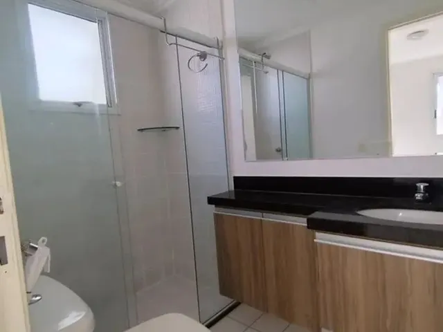 Imagem 5: Apartamento 02 Quartos, Sendo Uma Suite. com Armários em Todo os Ambientes e 01 Vaga De