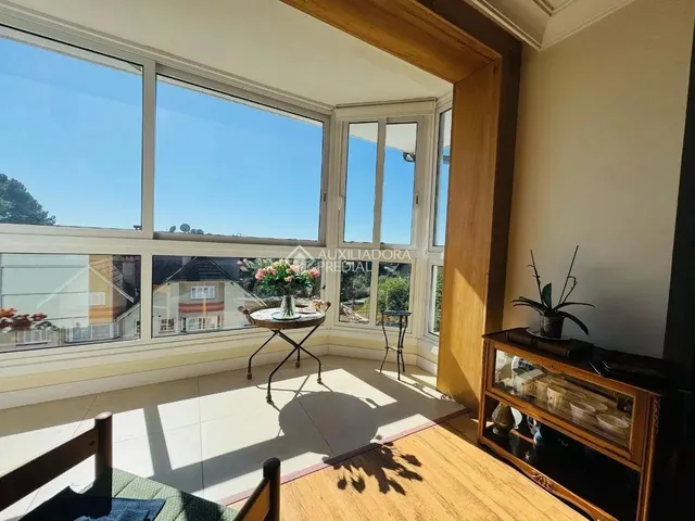 Imagem: O apartamento possui 4 Dormitórios, 4 Banheiros, 130m² de