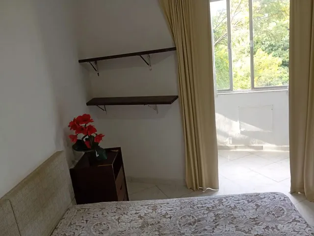 Imagem 3: Quarto Silencioso,Defronte a Uma Praça Arborizada na Tijuca