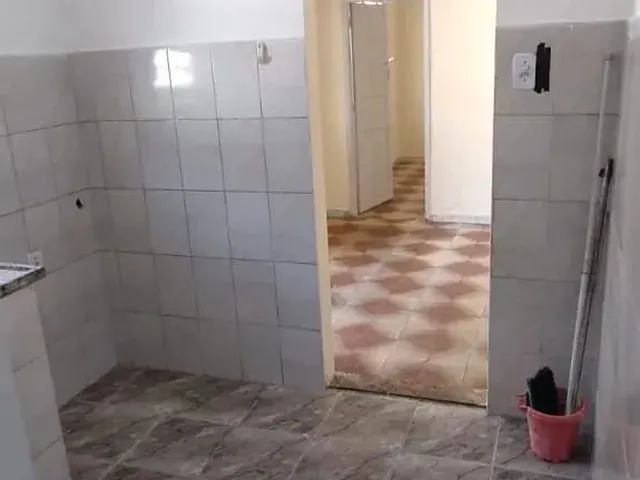 Imagem 6: Casa 02 Quartos, Varanda Etc... em Vista Alegre (Próximo Ao Mcdonald&Amp;Apos;S da
