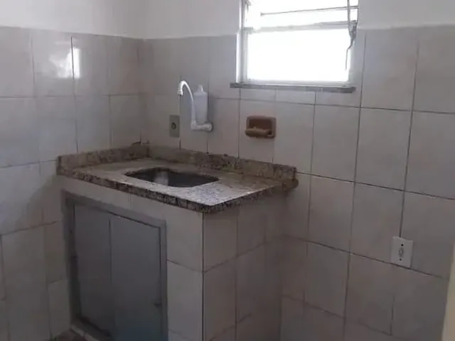 Imagem 4: Casa 02 Quartos, Varanda Etc... em Vista Alegre (Próximo Ao Mcdonald&Amp;Apos;S da
