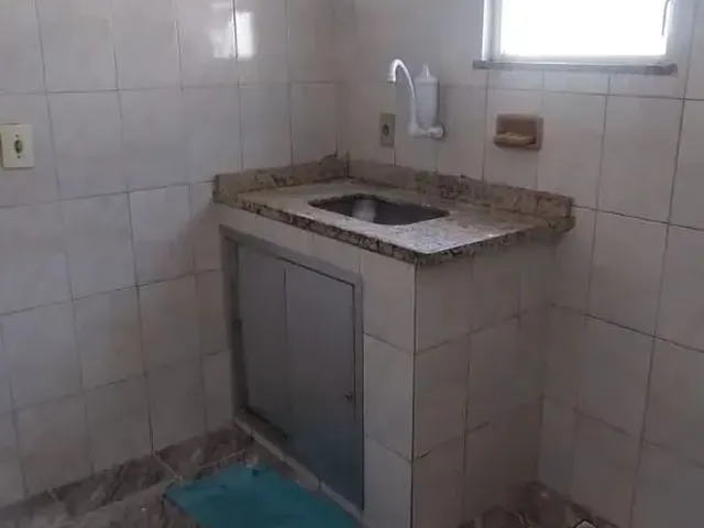 Imagem 3: Casa 02 Quartos, Varanda Etc... em Vista Alegre (Próximo Ao Mcdonald&Amp;Apos;S da