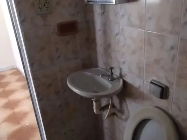 Imagem 5: Casa 02 Quartos, Varanda Etc... em Vista Alegre (Próximo Ao Mcdonald&Amp;Apos;S da