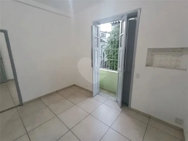 Imagem 10: Apartamento para Alugar com 4 Quartos no Condomínio Edificio Mara., Rio de Janeiro - Rj