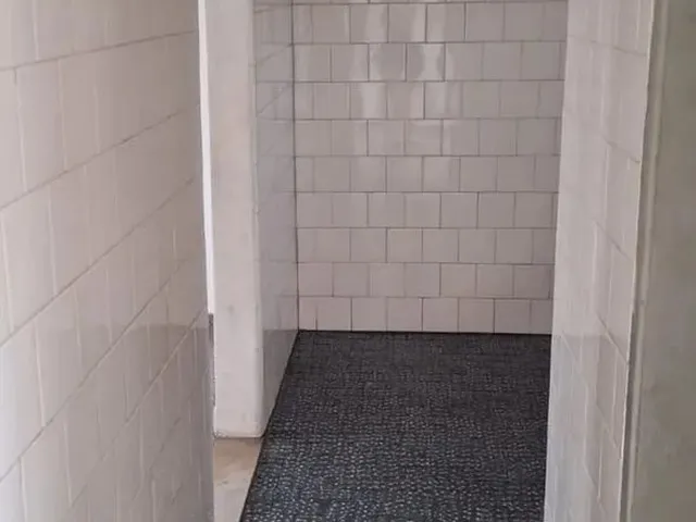 Imagem 6: Apartamento para Aluguel com 70 M2 com 2 Quartos em Ramos - Rio de Janeiro - Rj