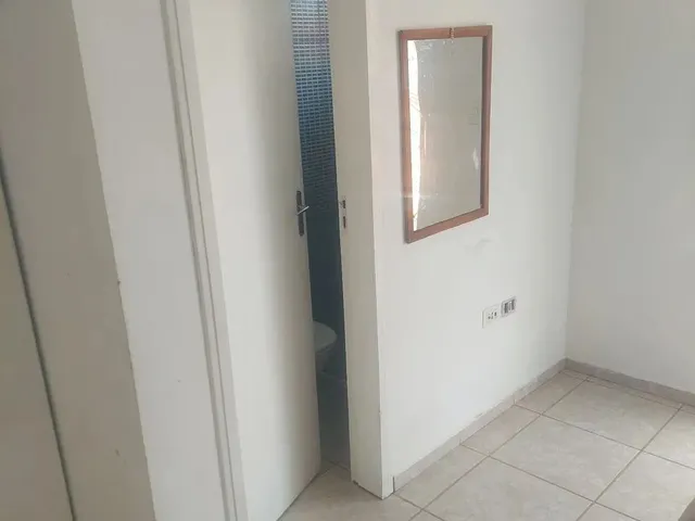 Imagem 2: Quarto com Banheiro Privativo para Mulheres