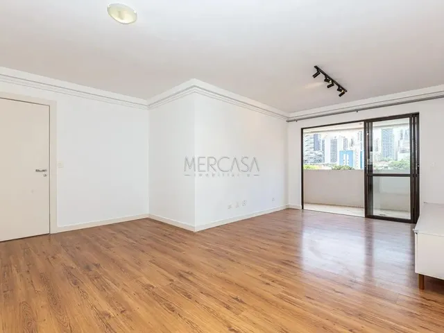 Imagem 3: 3 Dormitorios Sendo 1 Suite com Hidromassagem, Banheiro Social com Armários Planejados