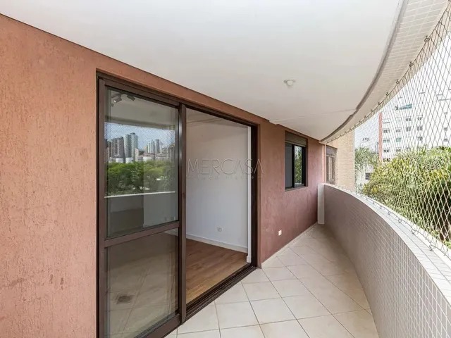 Imagem 5: 3 Dormitorios Sendo 1 Suite com Hidromassagem, Banheiro Social com Armários Planejados