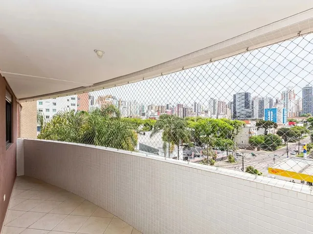 Imagem 4: 3 Dormitorios Sendo 1 Suite com Hidromassagem, Banheiro Social com Armários Planejados