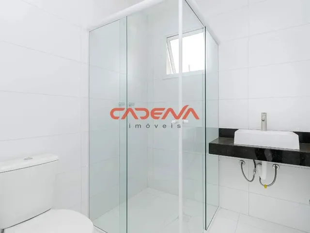 Imagem 2: Sobrado Triplex com 3 Quartos e 2 Vagas para Aluguel no Campo Comprido