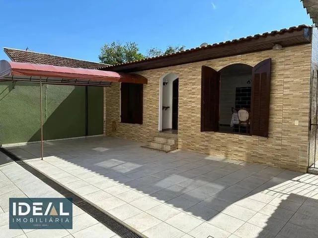 Imagem: Água Verde - Casa com 3 Dormitórios para