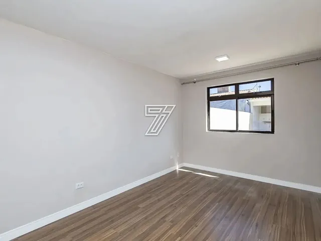 Imagem 7: Sobrado de 3 Dormitórios com 120M² com Jardim no Bairro Parolin