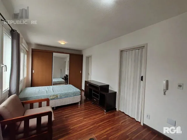 Imagem 12: Kitnet/Conjugado para Alugar no Bairro Cidade Baixa com 35M² - Sem Dormitórios/Quartos